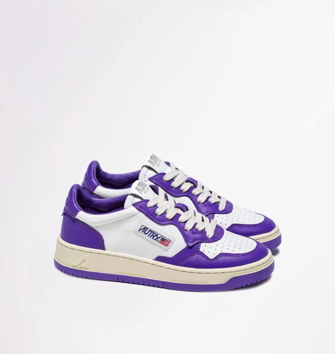 Autry Action Shoes Sneaker Medalist Low Women white purple AULWWB05